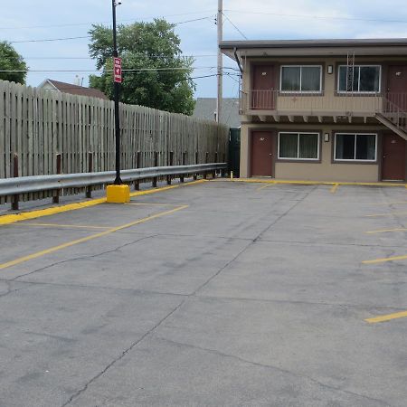 Deluxe Inn/Extended Stay - Council Bluffs Carter Lake Exterior photo